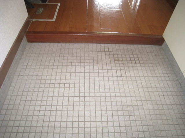 玄関　同物件別部屋