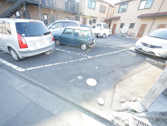 駐車場　★敷地内に駐車場がございます★