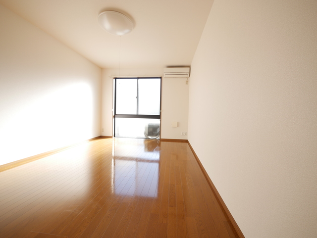 居室・リビング　★明るい洋室の写真です★