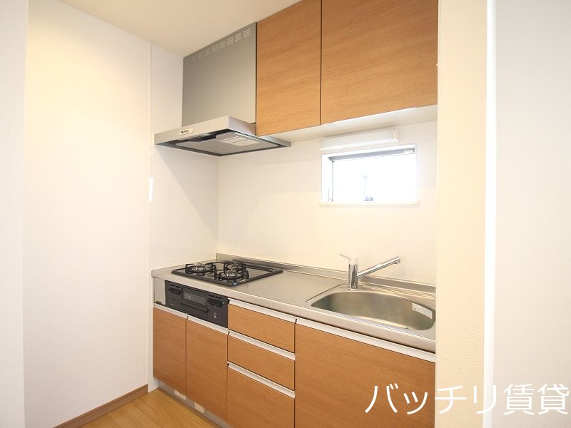 キッチン　画像は同型イメージの為、現況を優先いたします。