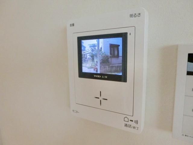 セキュリティ　来訪者はモニターでチェック