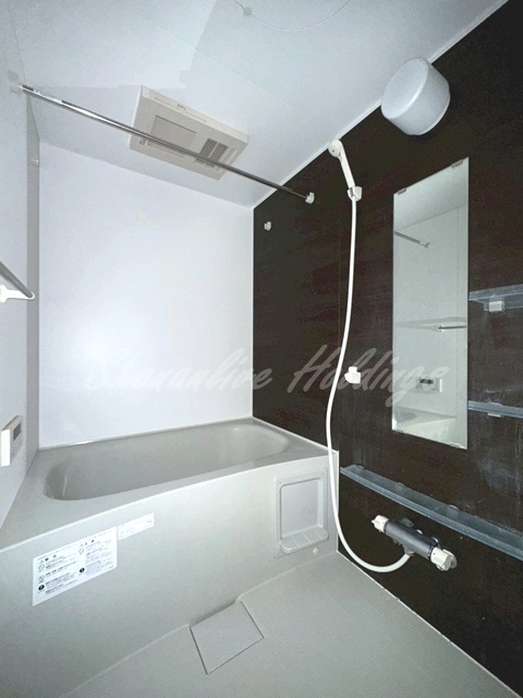 バス・シャワールーム　浴室乾燥機完備♪