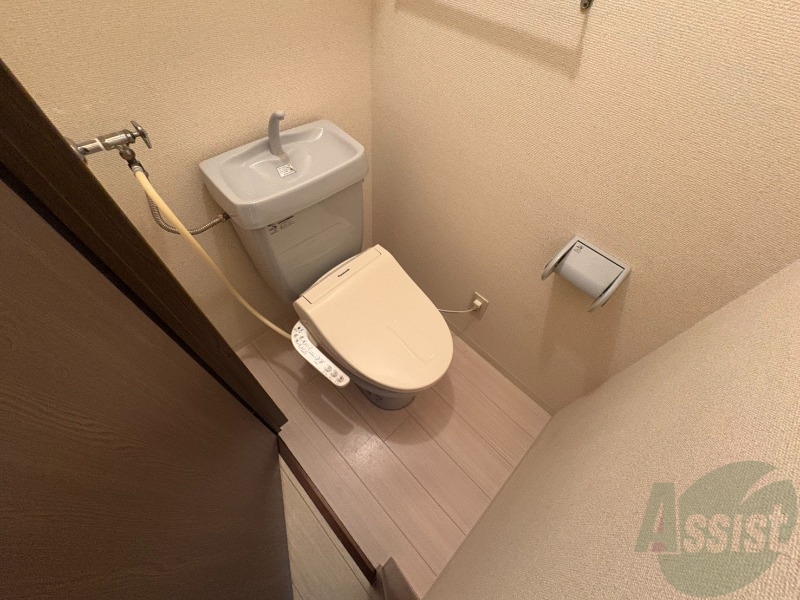 トイレ　こちらはトイレです。清潔感があり、安心して使用できます。