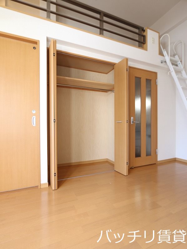 収納　同型タイプのイメージ画像。現況を優先いたします。