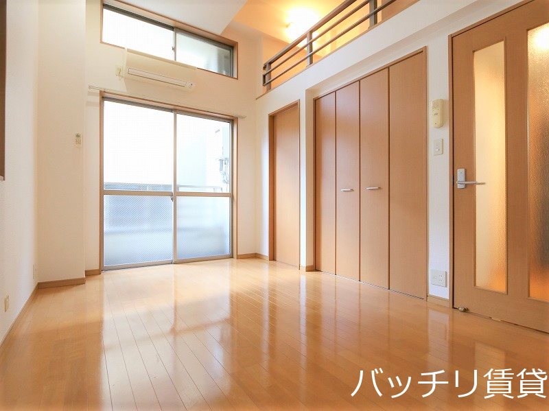 居室・リビング　同型タイプのイメージ画像。現況を優先いたします。
