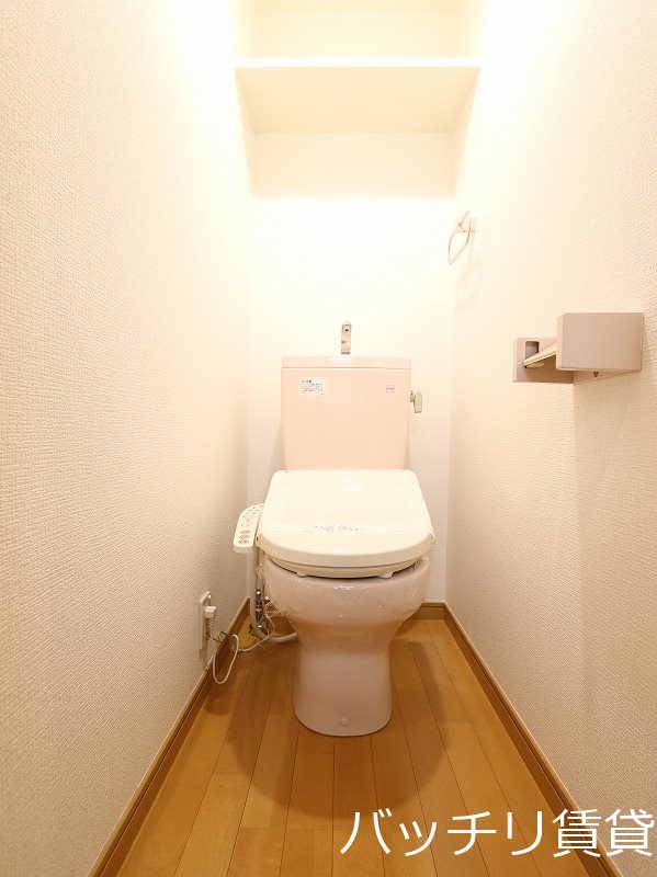 トイレ　同型タイプのイメージ画像。現況を優先いたします。