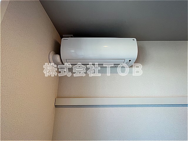 その他設備　洋室6.9帖　エアコン