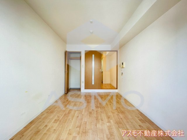 居室・リビング　同マンション別部屋参考写真