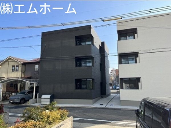 建物外観　デザイナーズ　オートロック付
