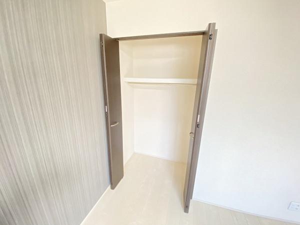 収納　ハンガーパイプ付き！