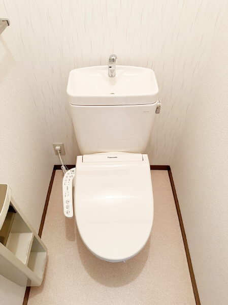 トイレ　ウォシュレット付トイレです。