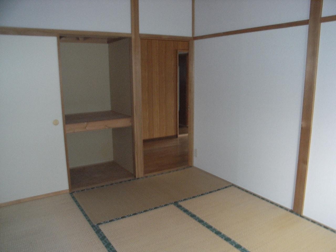 収納　押入