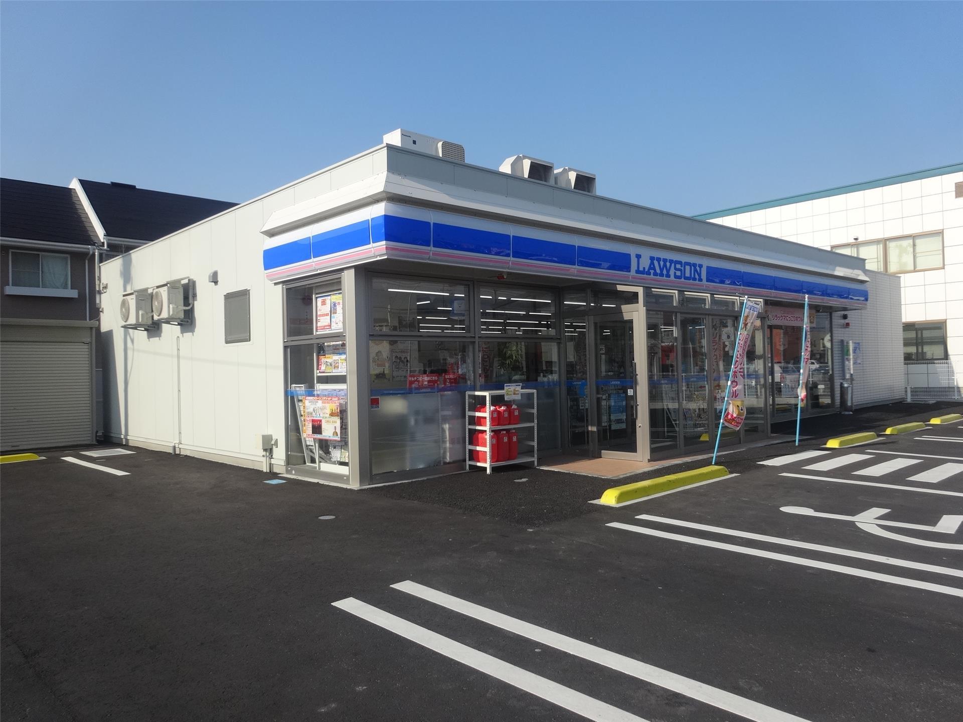 コンビニ　ローソン八戸下長二丁目店（コンビニ）まで319m