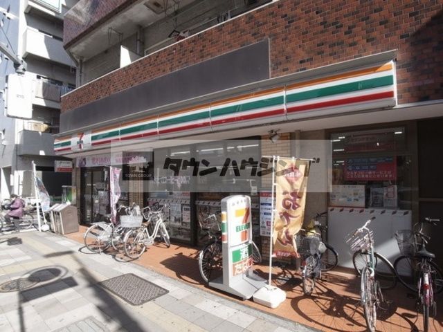コンビニ　セブンイレブン東尾久店（コンビニ）まで110m