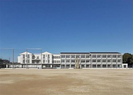 中学校　日野市立日野第一中学校（中学校）まで1200m