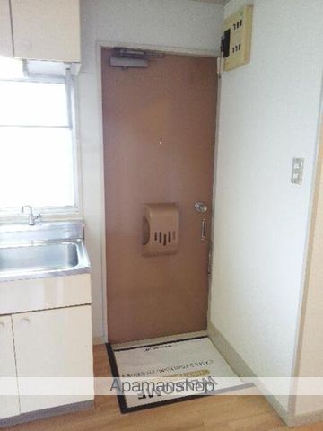 レスト北新川 A棟の居間写真