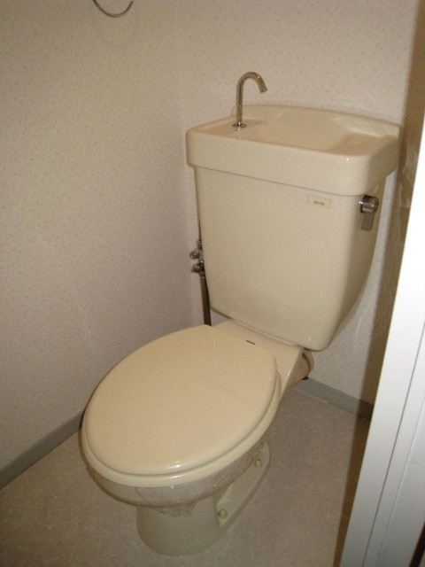 トイレ　※別部屋のお写真で、現況優先と致します。