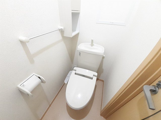 トイレ　清潔感のあるトイレです