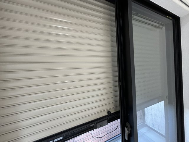セキュリティ　シャッター雨戸完備