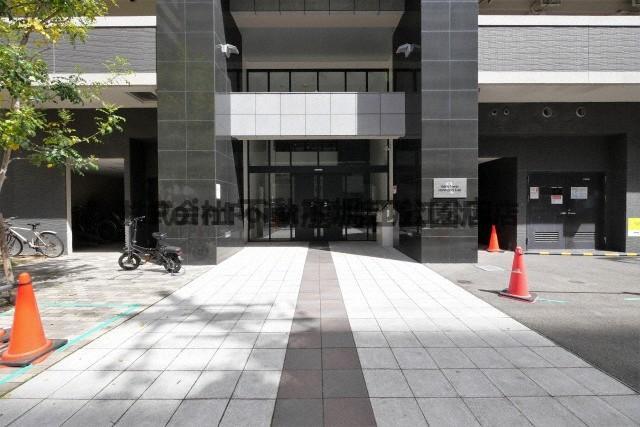 地下鉄堺筋線 堺筋本町駅 徒歩4分 15階建 築13年の外観写真