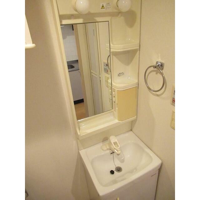 洗面設備　※同仕様写真含む