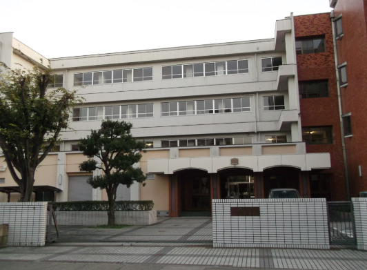 中学校　名古屋市立香流中学校（中学校）まで626m