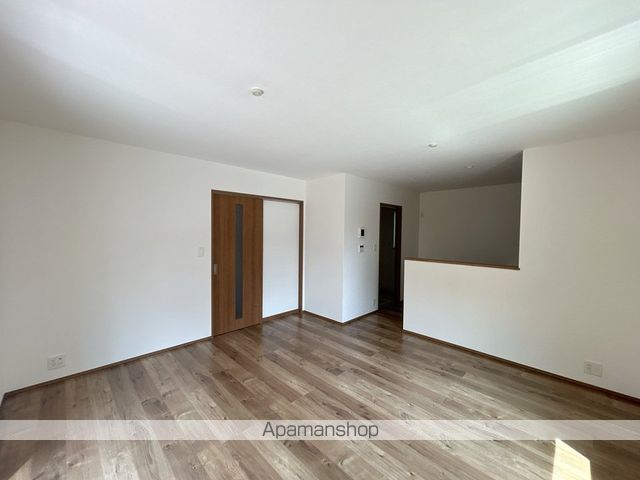 上福岡三丁目 戸建賃貸住宅の居間写真