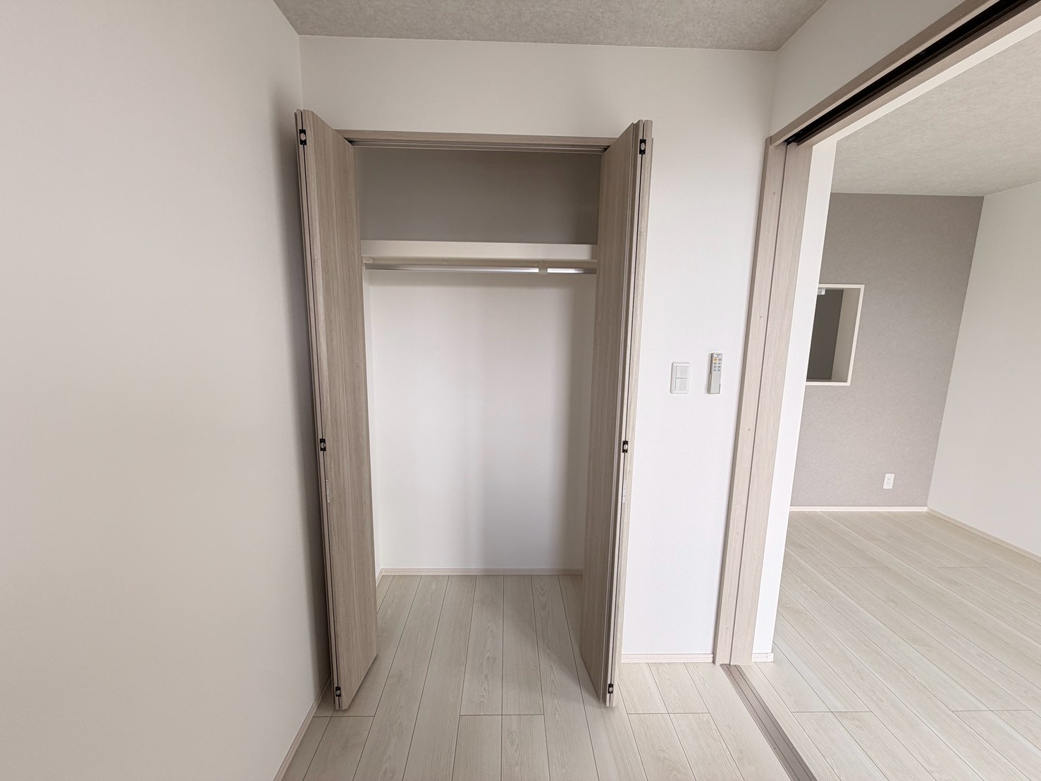 収納　※モデル写真となります。