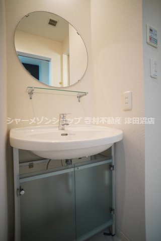 洗面設備　他号室の写真になります。