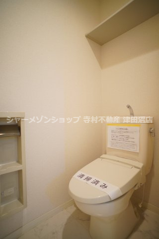 トイレ　他号室の写真になります。