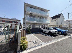 建物外観　駐車場
