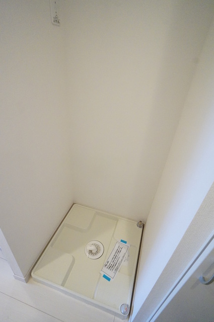 その他　雨の日でもお洗濯ができて安心の室内洗濯機置場付です！