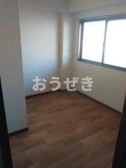 京急本線 弘明寺駅 徒歩18分 4階建 築34年の居間写真