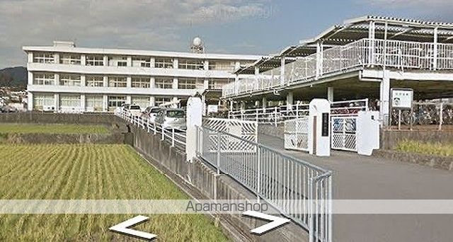 中学校　岩出第二中学校（中学校）まで2500m