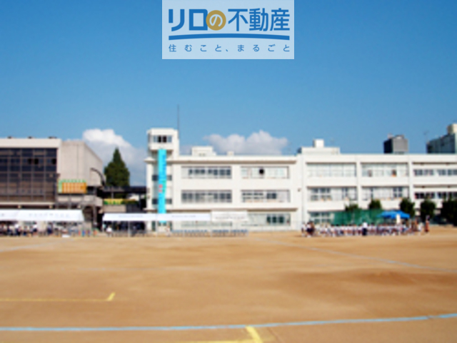 中学校　伊丹市立東中学校（中学校）まで718m