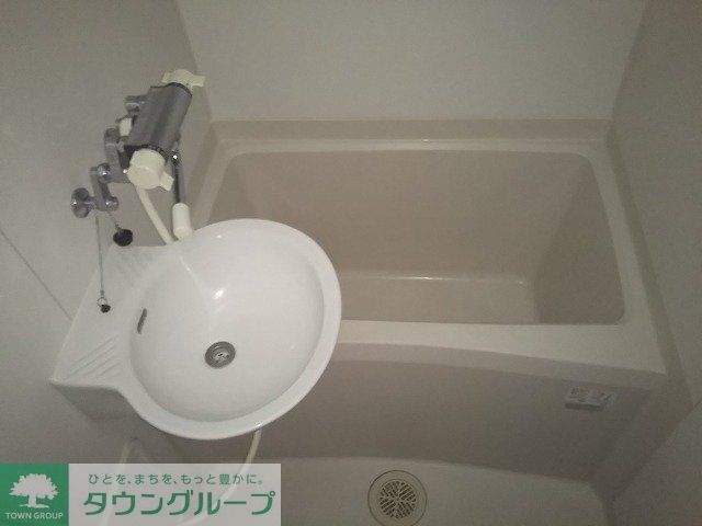 バス・シャワールーム　混合水栓で温度調節が簡単！　バス・トイレ別