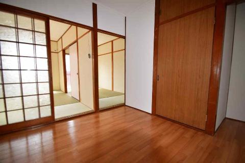 メゾン勝山の居間写真