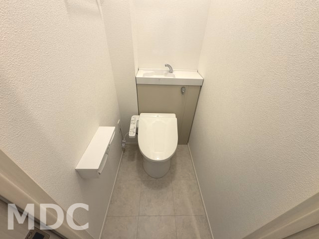 ＪＲ高徳線 佐古駅 徒歩21分 3階建 築1年のトイレ写真