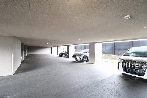 駐車場　敷地内平置駐車場紹介可