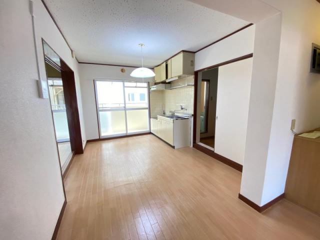 吉本マンションの居間写真