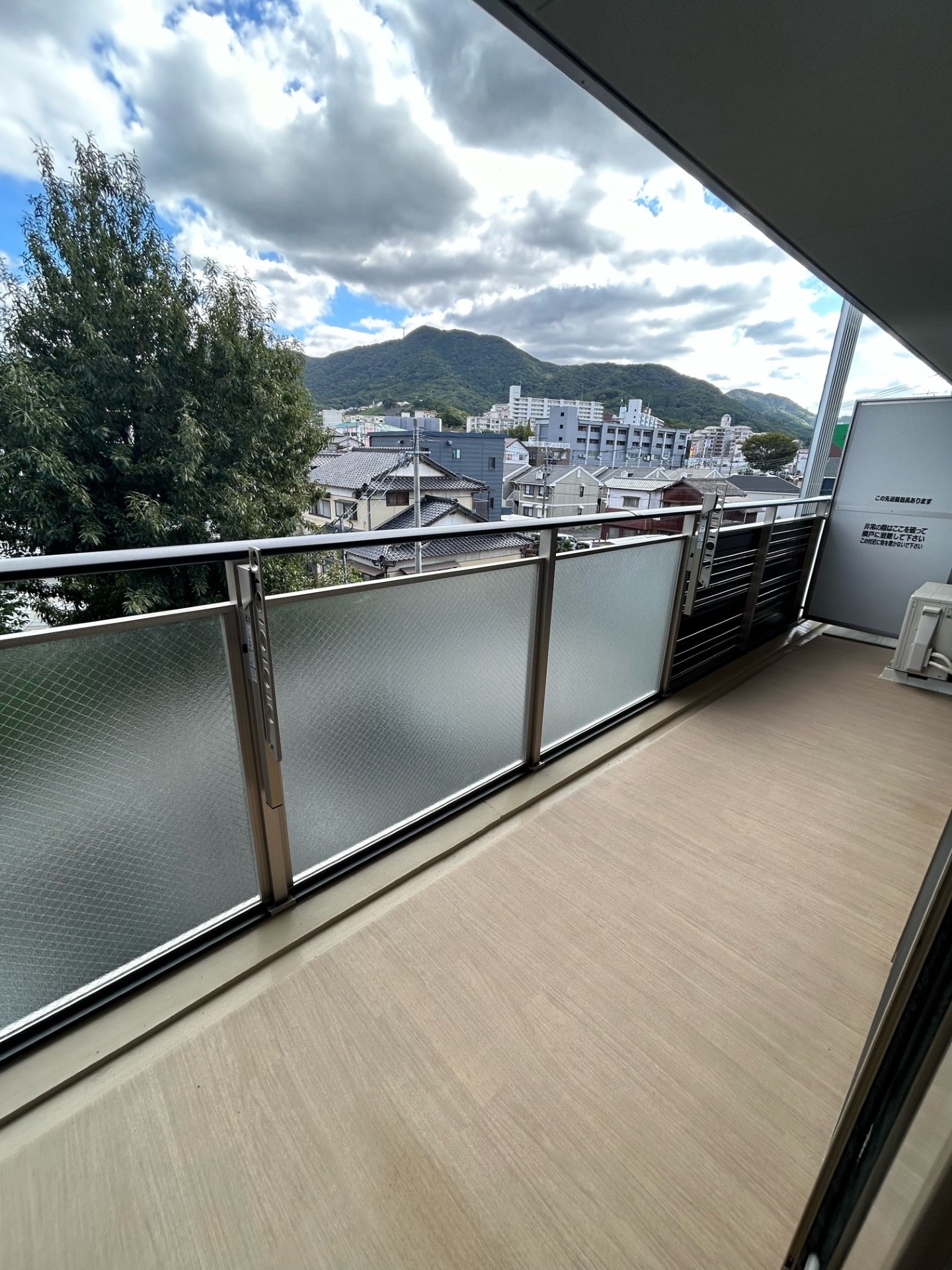 バルコニー　※同型参考写真