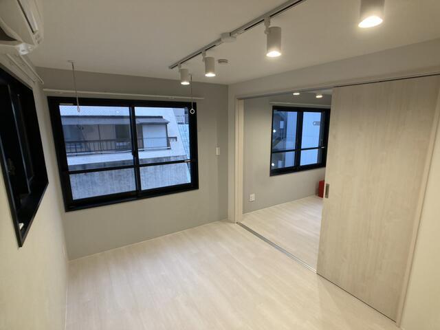 グローバルレジデンスの居間写真
