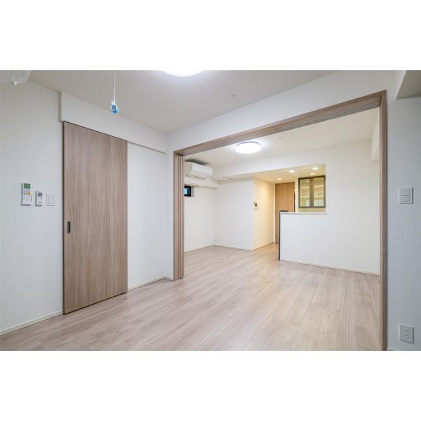 S-RESIDENCE千住大橋の居間写真