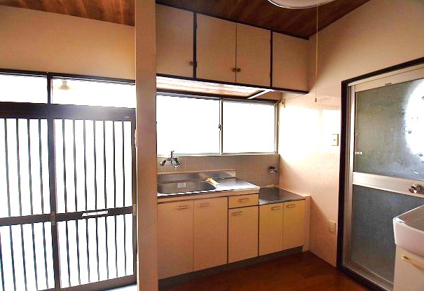 湊戸建て借家のキッチン写真