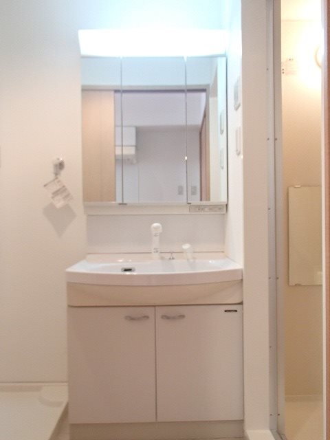 洗面設備　参考写真掲載。