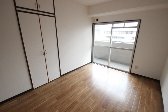 居室・リビング　※別部屋の写真になります。