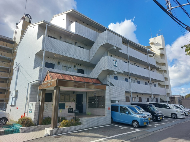 松山市福音寺町のマンションの建物外観