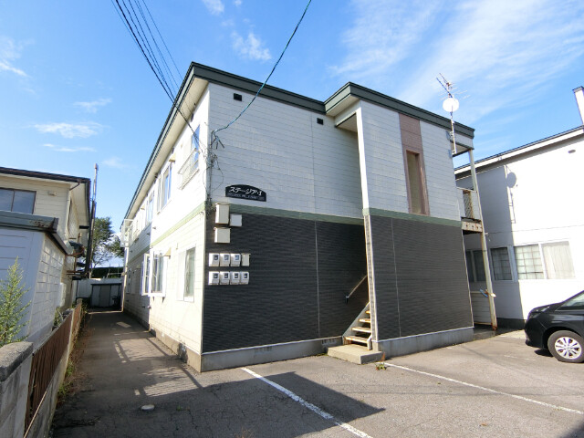 函館市湯浜町のアパートの建物外観