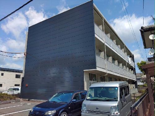 【レオパレスアデッソVの建物外観】