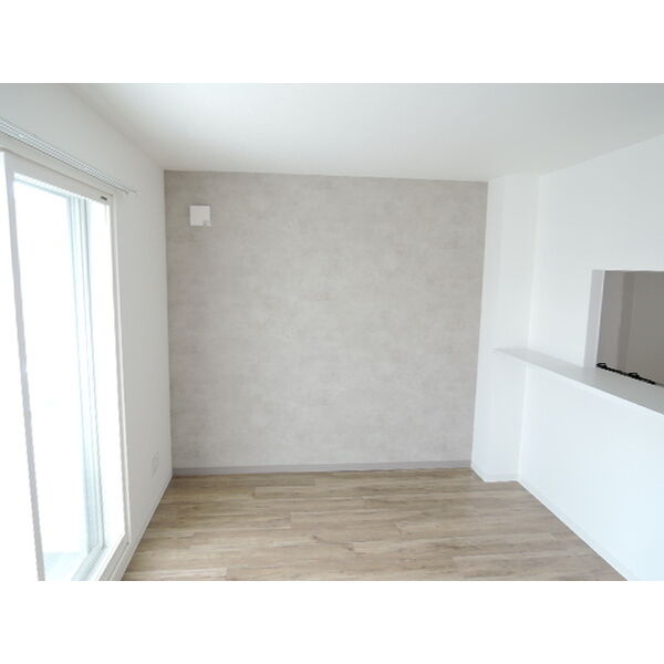 居室・リビング　白を基調としたシンプルなリビングです♪